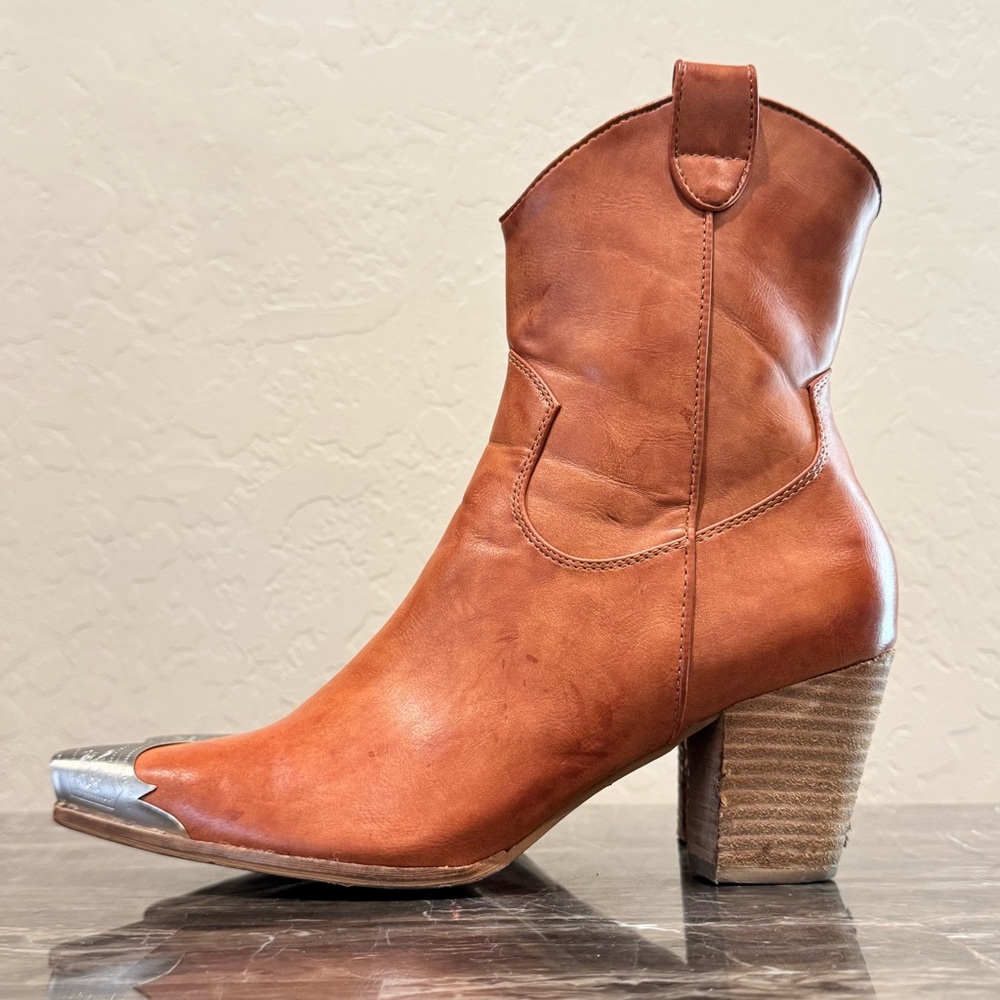 Beast Fashion Faux Leather silver toe- capped Brayden Style Western Boots